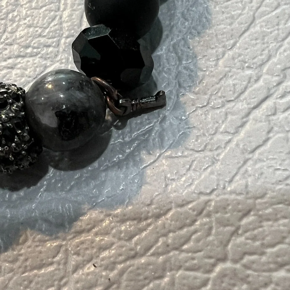 Black Beaded Stretch Bracelet Gray and Silver Tone‎ Accents Cross Bead